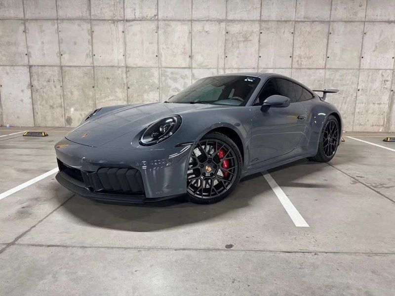 PORSCHE 911 2025